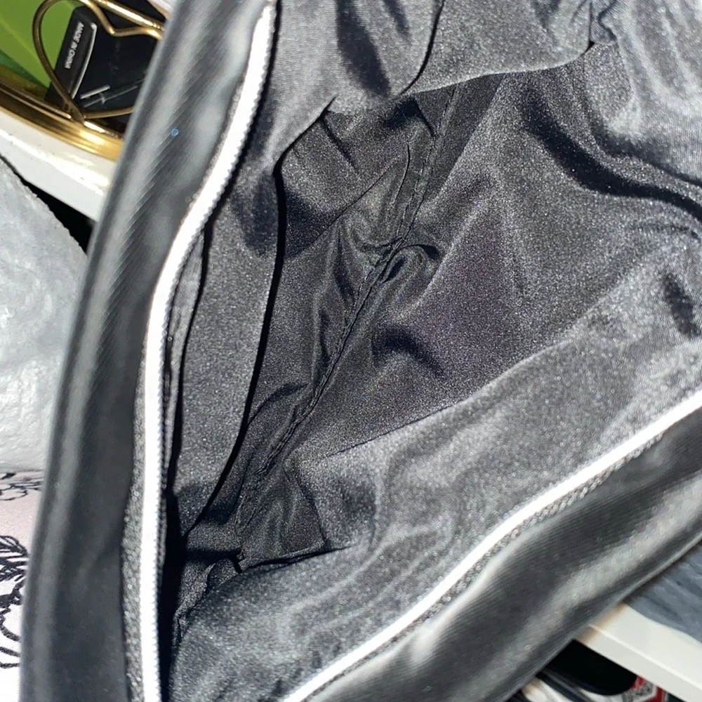 Dior Beauty Black Bag - Picture 12 of 13